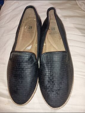 White Mountain Black Croc-Embossed Slip-On Loafers